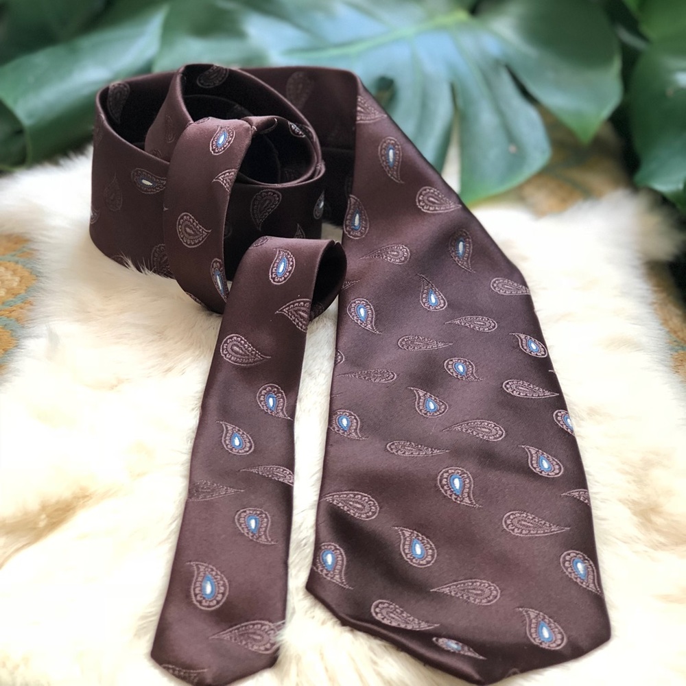 Paisley Patterned Botany 500 Men’s Necktie